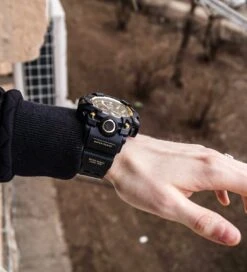 Heren Horloge Zwart Met Groene Rubber Band | Smael | Waterdicht | Glow In Dark | Groen | Mud Master | Leger | Army | Grof | Licht | Rubberen Band | Timer | Gshock | G-shock | Eyecatcher | Master| -Casio Verkoop 1091x1200