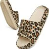 Geweo - Badslippers - EVA Slippers Heren Dames - Pillow Slides - Kerstmis - Kerstfeest - Christmas Gift - Unisex - Verdikte - Antislip - Lichtgewicht - Luipaardprint - Maat 38/39 -Casio Verkoop 1139x1200 2