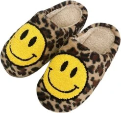 Smiley Sloffen Panter – Unisex Pantoffels Smiley – Smiley Slippers Tijger - Sloffen – Zachte Pantoffels – Gekke Sloffen – Sloffen Dames & Heren – Panter - Cadeau - Maat 37/38