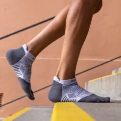 Injinji Run Light No-Show Coolmax Teensok 261110 Black M=40,5-44 -Casio Verkoop 1200x1200 1139