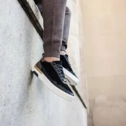 VO7 - DXB Suede Sneaker Boots Heren - Zwart - Goud - Suede Leer - Nette Heren Schoenen - Leren Lage Sneakers - Memory Shape Zolen Voor Extra Comfort - Herenschoenen - Maat 41 -Casio Verkoop 1200x1200 1551