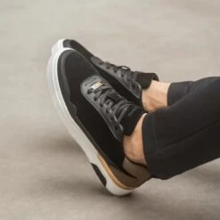 VO7 - DXB Suede Sneaker Boots Heren - Zwart - Goud - Suede Leer - Nette Heren Schoenen - Leren Lage Sneakers - Memory Shape Zolen Voor Extra Comfort - Herenschoenen - Maat 41 -Casio Verkoop 1200x1200 1552