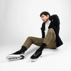 VO7 - DXB Suede Sneaker Boots Heren - Zwart - Goud - Suede Leer - Nette Heren Schoenen - Leren Lage Sneakers - Memory Shape Zolen Voor Extra Comfort - Herenschoenen - Maat 41 -Casio Verkoop 1200x1200 1554