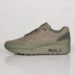 Nike Air Max 1 | V SP 'Patch' | Steel Green | 704901-300 | Maat 43 | Mens US 9.5 | UK 8.5 | CM 27.5 -Casio Verkoop 1200x1200 1585