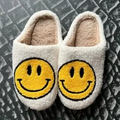 Smiley Sloffen Panter – Unisex Pantoffels Smiley – Smiley Slippers Tijger - Sloffen – Zachte Pantoffels – Gekke Sloffen – Sloffen Dames & Heren – Panter - Cadeau - Maat 37/38 -Casio Verkoop 1200x1200 1745