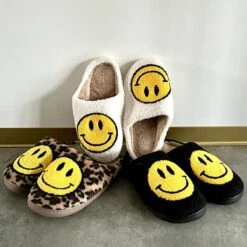 Smiley Sloffen Panter – Unisex Pantoffels Smiley – Smiley Slippers Tijger - Sloffen – Zachte Pantoffels – Gekke Sloffen – Sloffen Dames & Heren – Panter - Cadeau - Maat 37/38 -Casio Verkoop 1200x1200 1746