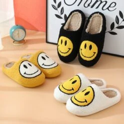 Budino Smiley Pantoffels - Smiley Sloffen - Pantoffels - Sloffen - Dames En Heren - Wit Blauw - Maat 41/42 -Casio Verkoop 1200x1200 1753