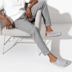 Birkenstock Amsterdam Light Gray Narrow VEG Felt Wooly Home Unisex Pantoffels - Lichtgrijs - Maat 40 -Casio Verkoop 1200x1200 1755