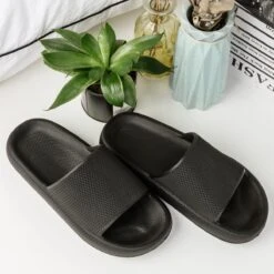 Geweo - Badslippers - EVA Slippers Heren Dames - Pillow Slides - Kerstmis - Kerstfeest - Christmas Gift - Unisex - Verdikte - Antislip - Lichtgewicht - Zwart - Maat 40/41 -Casio Verkoop 1200x1200 1790