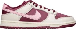 Nike Dunk Low Retro PRM Valentine's Day (2023) DR9705-100 Maat 42.5 Kleur Als Op Foto Schoenen