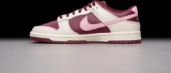 Nike Dunk Low Retro PRM Valentine's Day (2023) DR9705-100 Maat 42.5 Kleur Als Op Foto Schoenen -Casio Verkoop 1200x516 7