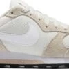 Nike Md Runner -Sneakers - Dames - Beige/Wit - Maat 41 2 Nike Md Runner -Sneakers - Dames - Beige/Wit - Maat 41 -Casio Verkoop 1200x532 6