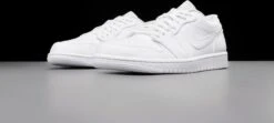 Nike Air Jordan 1 Low Triple White (2022) 553558-136 Maat 42 Wit Schoenen -Casio Verkoop 1200x537 12