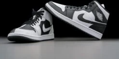 Nike Air Jordan Air Jordan 1 Mid 'Invert Black White' - Maat: 41 -Casio Verkoop 1200x598 2