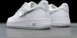 Nike Air Force 1 '07 Low Color Of The Month White Metallic Silver DZ6755-100 Maat 43 WIT Schoenen -Casio Verkoop 1200x603 13