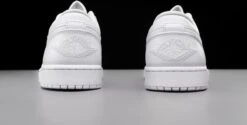 Nike Air Jordan 1 Low Triple White (2022) 553558-136 Maat 42 Wit Schoenen -Casio Verkoop 1200x607 12