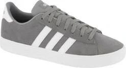 Adidas - Daily 2.0 - Sneaker Laag Sportief - Heren - Maat 42,5 - Grijs;Grijze - Grethr/Ftwwht/Ftwwht