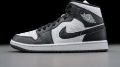 Nike Air Jordan Air Jordan 1 Mid 'Invert Black White' - Maat: 41 -Casio Verkoop 1200x666