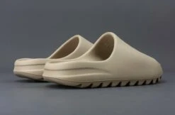 Adidas Yeezy Slide Pure GW1934 Maat 44 1/2 Kleur Als Op Foto Schoenen -Casio Verkoop 1200x786 5