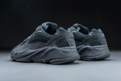 Adidas Yeezy Boost 700 V2 Vanta FU6684 Maat 44 Kleur Als Op Foto Schoenen -Casio Verkoop 1200x800 179