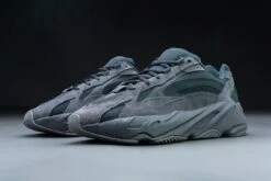 Adidas Yeezy Boost 700 V2 Vanta FU6684 Maat 44 Kleur Als Op Foto Schoenen -Casio Verkoop 1200x800 183