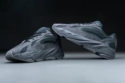 Adidas Yeezy Boost 700 V2 Vanta FU6684 Maat 44 Kleur Als Op Foto Schoenen -Casio Verkoop 1200x800 184