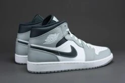 Nike Air Jordan 1 Mid Light Smoke Grey Anthracite 554724-078 Maat 42 Grijs Schoenen -Casio Verkoop 1200x800 208