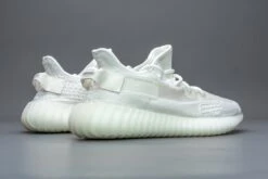 Adidas Yeezy Boost 350 V2 Bone HQ6316 Maat 43 1/3 Kleur Als Op Foto Schoenen -Casio Verkoop 1200x800 231