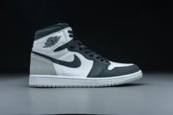 Nike Air Jordan 1 Retro High OG Stage Haze 555088-108 Maat 42 Kleur Als Op Foto Schoenen -Casio Verkoop 1200x800 267