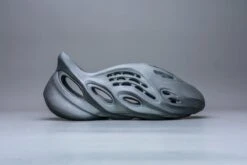 Adidas Yeezy Foam Runner Onyx HP8739 Maat 43 Kleur Als Op Foto Schoenen -Casio Verkoop 1200x800 287