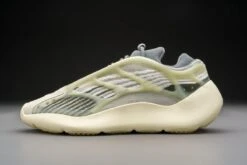Adidas Yeezy 700 V3 Fade Salt ID1674 Maat 43 1/3 Kleur Als Op Foto Schoenen -Casio Verkoop 1200x800 342