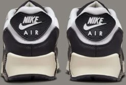 Sneakers Nike Air Max 90 - Zwart/Wit/Beige - Maat 44 -Casio Verkoop 1200x813 3