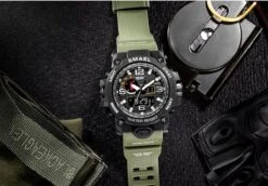 Heren Horloge Zwart Met Groene Rubber Band | Smael | Waterdicht | Glow In Dark | Groen | Mud Master | Leger | Army | Grof | Licht | Rubberen Band | Timer | Gshock | G-shock | Eyecatcher | Master| -Casio Verkoop 1200x836