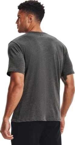 Under Armour Core Graphics Heren Sportshirt - Maat M -Casio Verkoop 619x1200 1