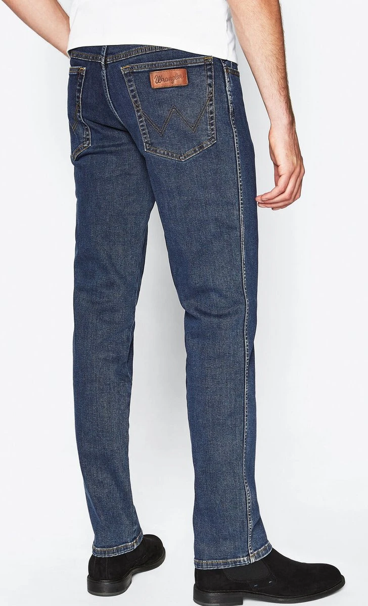 Wrangler Texas Medium Stretch Darkstone Heren Regular Fit Jeans - Donkerblauw - Maat 34/32 4 Wrangler Texas Medium Stretch Darkstone Heren Regular Fit Jeans - Donkerblauw - Maat 34/32 - Afbeelding 2