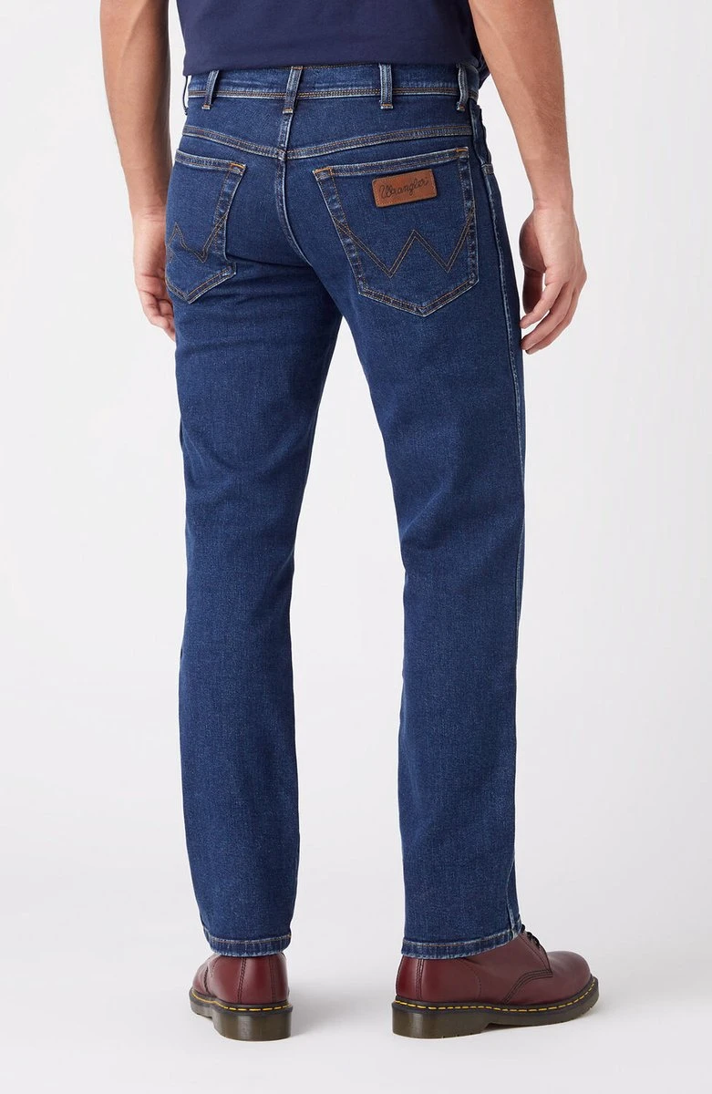 Wrangler Texas Medium Stretch Darkstone Heren Regular Fit Jeans - Donkerblauw - Maat 34/32 6 Wrangler Texas Medium Stretch Darkstone Heren Regular Fit Jeans - Donkerblauw - Maat 34/32 - Afbeelding 4