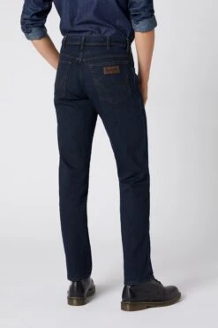 Wrangler Texas Low Stretch Blue Black Heren Regular Fit Jeans - Donkerblauw/Zwart - Maat 34/34 -Casio Verkoop 800x1200 269