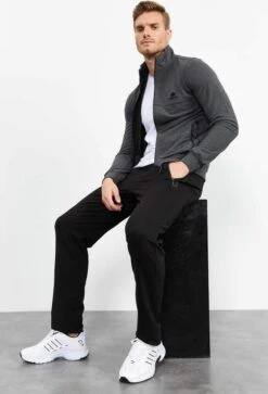 La Pèra Antreciet Vrijetijdspak - Joggingpak - Huispak - Home Wear – Trainingspak Met Rits Heren – Maat XXL -Casio Verkoop 817x1200 2