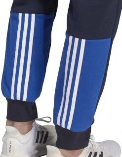 Adidas Trainingspak 3 Stripes MTS - Maat 2XL - Blauw -Casio Verkoop 933x1200 2