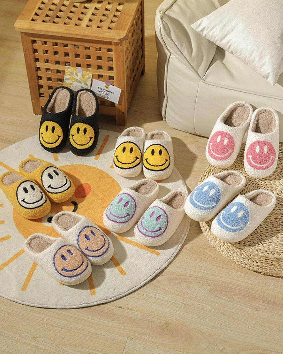 Smiley Pantoffels - Pantoffel - Sloffen Dames En Heren - Heerlijk Warm - LET OP Valt Klein, Controleer De Zool Afmeting - 8 Smiley Pantoffels - Pantoffel - Sloffen Dames En Heren - Heerlijk Warm - LET OP Valt Klein, Controleer De Zool Afmeting - - Afbeelding 6